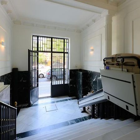 Apartmán Encantador Apartamento Temporal Centrico Con Patio Privado Mpe51 Madrid Exteriér fotografie